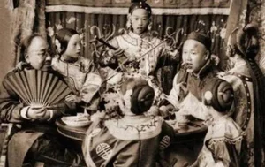 Rare Historical Portraits: The Timeless Beauty of Consort Zhen in the Qing Dynasty - image 0