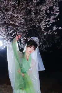 YiTuYu Vol.8718: Zhou Zhou AY - Ethereal Hanfu Beauty Amidst Enchanting Night Blossoms - image 10