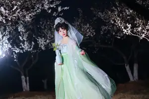 YiTuYu Vol.8718: Zhou Zhou AY - Ethereal Hanfu Beauty Amidst Enchanting Night Blossoms - image 8