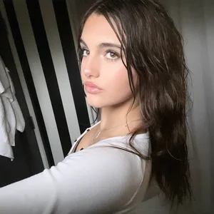 Meet Anja Louise Ambrosio Mazur: The Stunning 16-Year-Old Daughter of Supermodel Alessandra Ambrosio - image 6