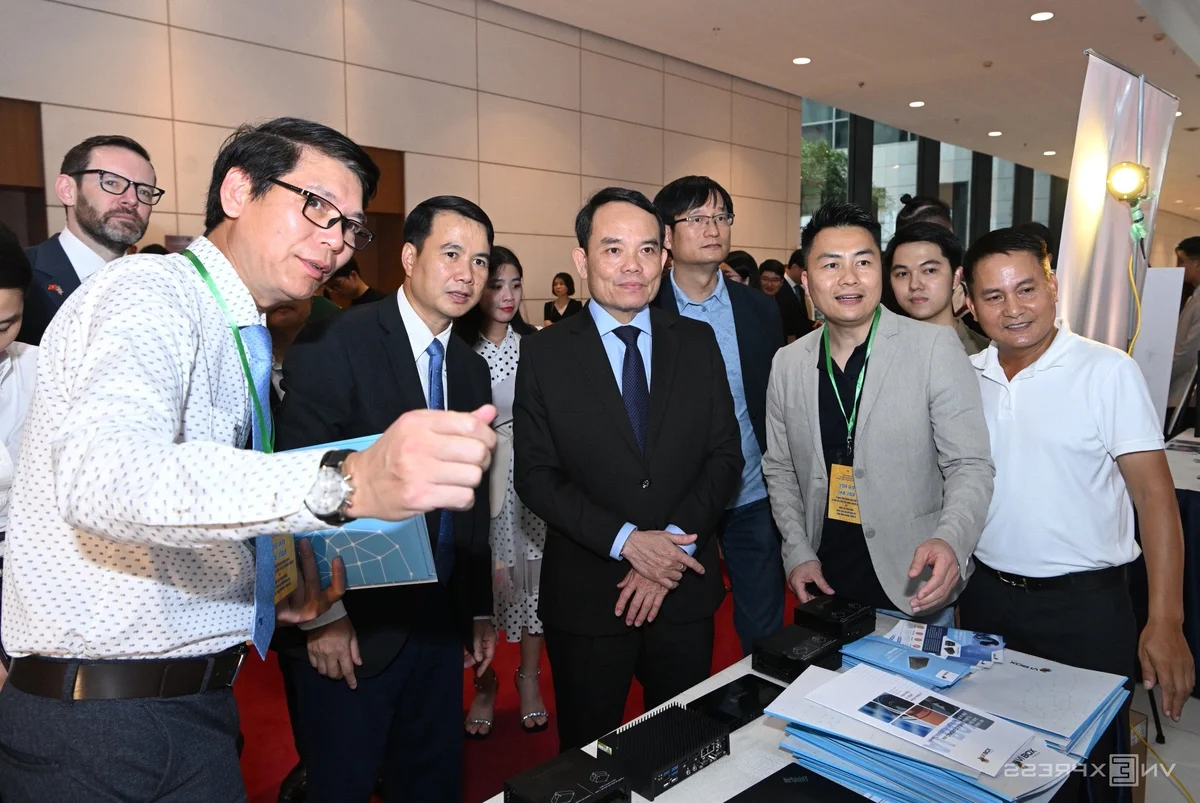 Tran Luu Quang Explores Cutting-Edge Tech at AI4VN 2024 Summit