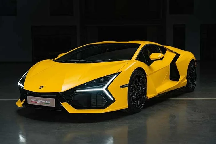 Lamborghini Revuelto: The Revolutionary V12 Plug-In Hybrid Supercar Redefining Italian Luxury and High-Performance Engineering