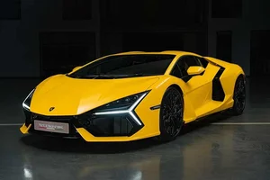 Lamborghini Revuelto: The Revolutionary V12 Plug-In Hybrid Supercar Redefining Italian Luxury and High-Performance Engineering - image 0