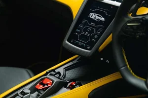 Lamborghini Revuelto: The Revolutionary V12 Plug-In Hybrid Supercar Redefining Italian Luxury and High-Performance Engineering - image 7