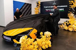 Lamborghini Revuelto: The Revolutionary V12 Plug-In Hybrid Supercar Redefining Italian Luxury and High-Performance Engineering - image 4