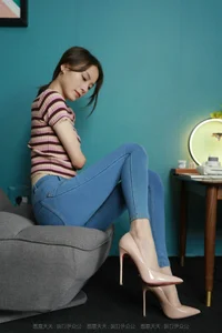 Xiaoliu Showcases Urban Chic in IESS Jeans and Silk Collection - image 71