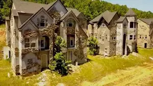 Mystery Resort: A Decade-Long Abandoned Villa Village, Haunting Scene - image 9