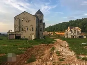 Mystery Resort: A Decade-Long Abandoned Villa Village, Haunting Scene - image 0