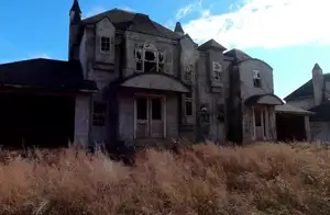 Mystery Resort: A Decade-Long Abandoned Villa Village, Haunting Scene - image 6