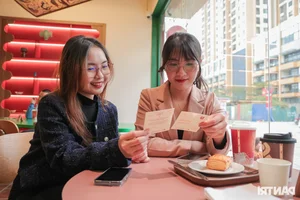 Dong Ho Folk Art Meets Modern Cafe Culture: A Unique Visual Experience - image 10