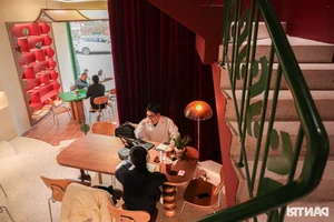 Dong Ho Folk Art Meets Modern Cafe Culture: A Unique Visual Experience - image 7