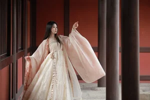 Captivating Visuals: YiTuYu Art Language Vol.5641 with Model Keikei Bai Cha Qing Huan - image 1