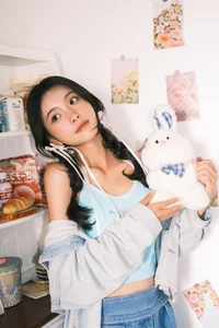 YiTuYu Art Language Vol.5677: Xi Xi’s Captivating Artistic Expression and Style - image 2