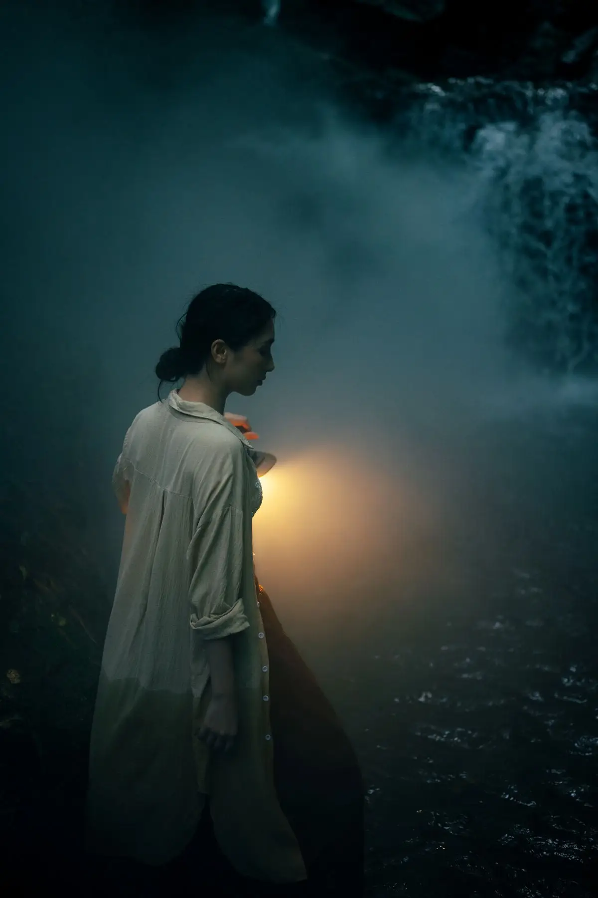 YiTuYu Vol.8530 Yi Ming: Ethereal Beauty, Mysterious Light on Water