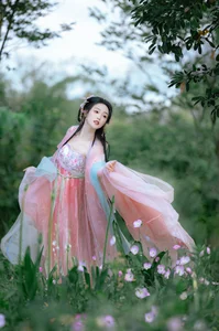 Exploring Elegance: YiTuYu Art Language Vol.8144 featuring Yuan Yuan - image 4