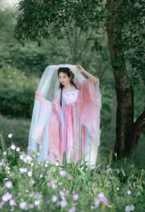 Exploring Elegance: YiTuYu Art Language Vol.8144 featuring Yuan Yuan - image 3