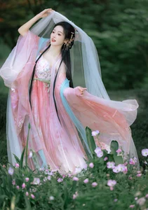 Exploring Elegance: YiTuYu Art Language Vol.8144 featuring Yuan Yuan - image 11