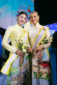The Story of Vietnamese Silk: Beauty Queens Honor Traditional Weaving in New Gallery - image 11