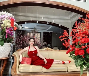Bảo Thy: Cuộc sống viên mãn, sang chảnh tựa bà hoàng bên chồng đại gia - image 4