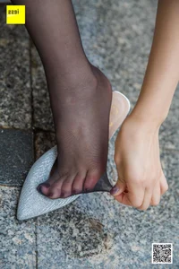 IESS Jiumei Night Scene Urban Fashion and Hosiery Gallery - image 1