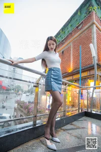 IESS Jiumei Night Scene Urban Fashion and Hosiery Gallery - image 8