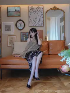 XiuRen No.10698: Bai Lu Lulu's Elegant Comfort on Leather Sofa – A Captivating Photo Series - image 10