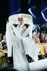 Supermodel Thanh Hang Makes a Grand Return to the Runway Following Her Star-Studded Wedding - image 7
