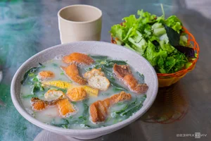 Hanoi's Famous Milk Fish Noodle Soup: Selling 1,000 Bowls Daily - image 4