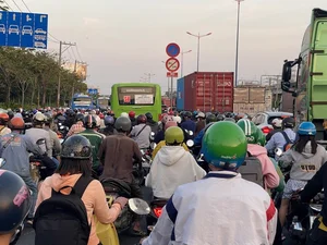 Navigating the Chaos: A Look at Ho Chi Minh City’s Severe Year-End Traffic Congestion - image 1