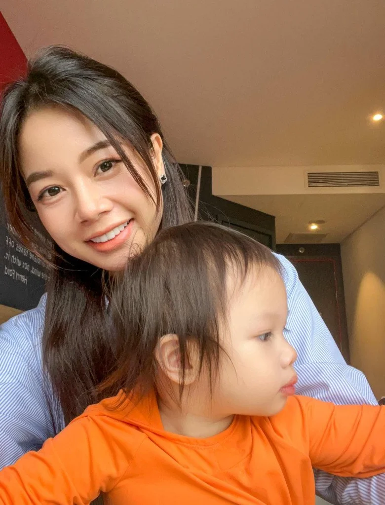 Vietnamese Flight Attendant Shares Cross-Cultural Marriage and Parenting Journey