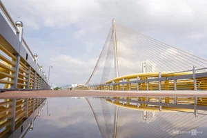 Discovering Da Nang: The Historic Bridge Transformed into a Vibrant Nightly Tourist Gem - image 7