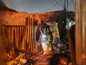 Tragic Fire Incident in Hanoi: Reporting on the Scene and Community Safety Awareness - image 6