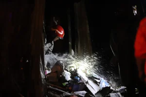 Tragic Fire Incident in Hanoi: Reporting on the Scene and Community Safety Awareness - image 1