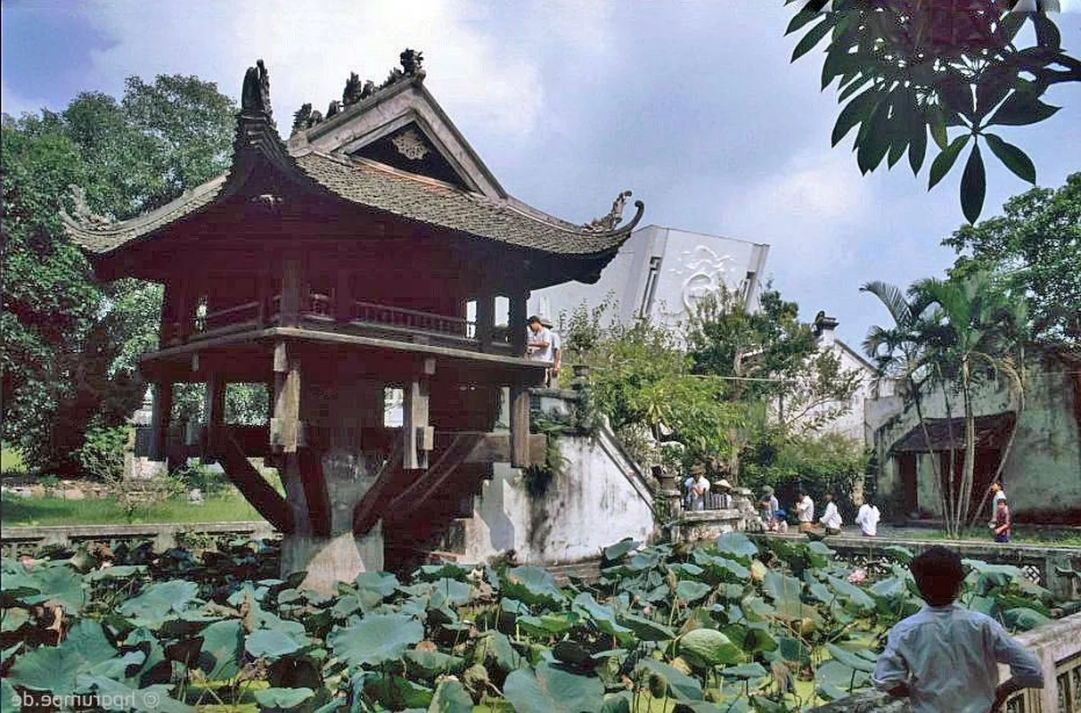 The Rustic Charm of Hanoi Pagodas in the Early 1990s