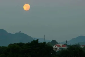 Capturing the Magic: Vietnam Celebrates the Largest and Brightest Supermoon of 2023 - image 14
