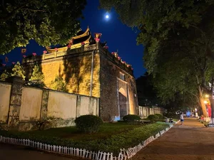Capturing the Magic: Vietnam Celebrates the Largest and Brightest Supermoon of 2023 - image 33