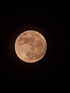 Capturing the Magic: Vietnam Celebrates the Largest and Brightest Supermoon of 2023 - image 3