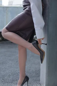 Urban Chic and Sophistication: IESS No.1641 Xiao Jiu Collection - image 11