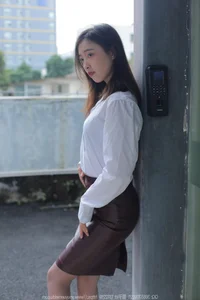 Urban Chic and Sophistication: IESS No.1641 Xiao Jiu Collection - image 6