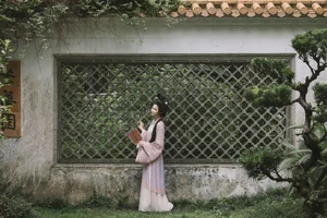 YiTuYu Art Language Vol.9771: Capturing the Minimalist Elegance of Xing Zi in a 14-Photo Masterpiece - image 4