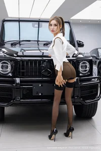 Bold Elegance: Lingyu69’s Captivating Style and Luxury Vibes - image 4