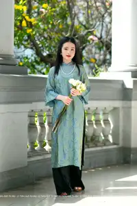 Elegant Vietnamese Ao Dai: Timeless Beauty of an Asian Lady - image 10