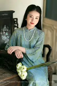 Elegant Vietnamese Ao Dai: Timeless Beauty of an Asian Lady - image 13