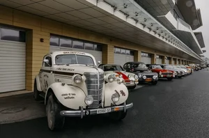 Million-Dollar Vintage Car Rally 'Road to Hanoi Marathon' Arrives in Vietnam - image 10