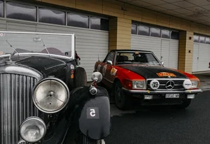Million-Dollar Vintage Car Rally 'Road to Hanoi Marathon' Arrives in Vietnam - image 7