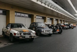 Million-Dollar Vintage Car Rally 'Road to Hanoi Marathon' Arrives in Vietnam - image 3