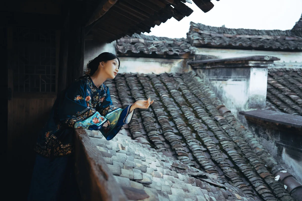 Artistic Visual Journey: YiTuYu Art Language Vol.10397 Featuring Er Yi Zhi