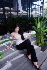The Viral 'Transparent' Outfit That Has TikTok Abuzz - image 7