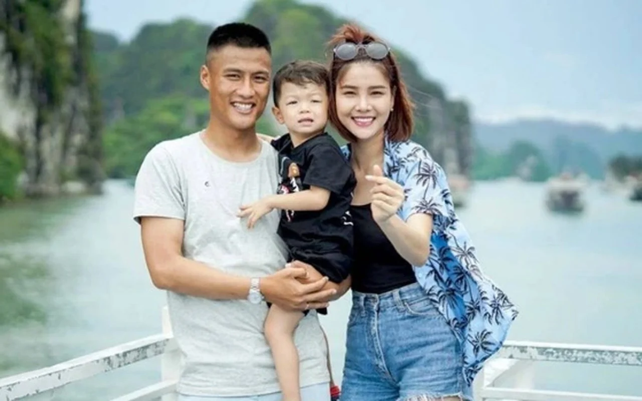 Mac Hong Quan and Wife Ky Han Share a Romantic Moment on the Fashion Runway