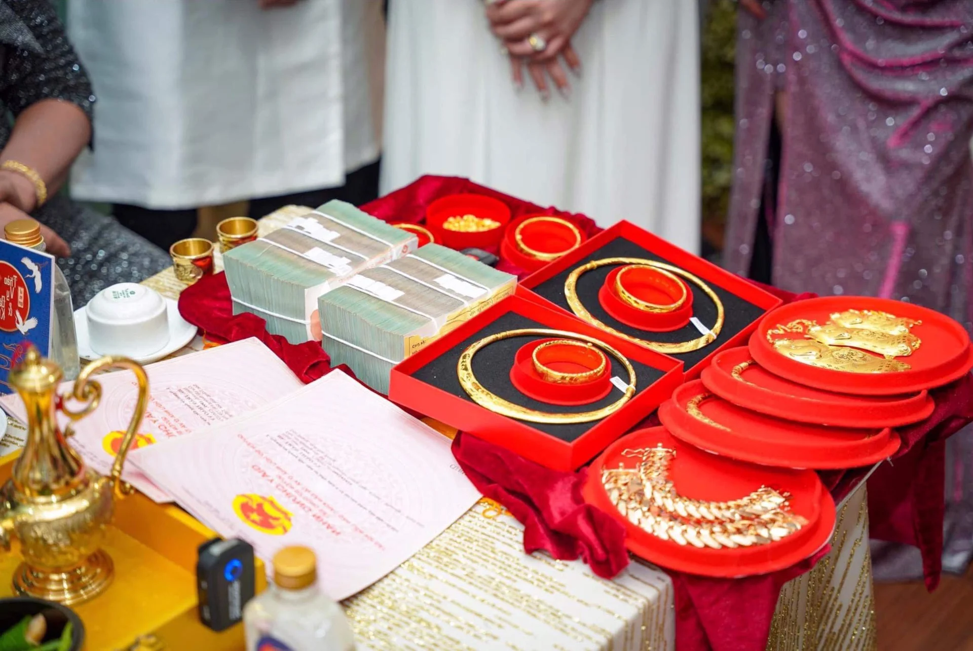 Life Updates of Famous Vietnamese Brides Who Received Massive Gold Dowries